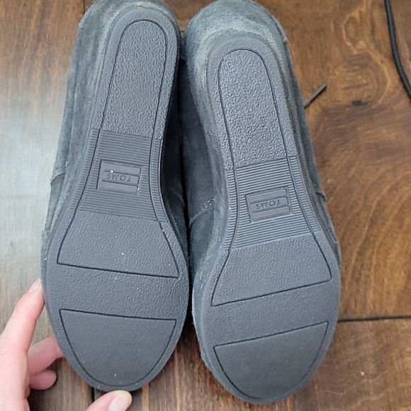 Tom's Ankle Boots - Picture 2 of 3